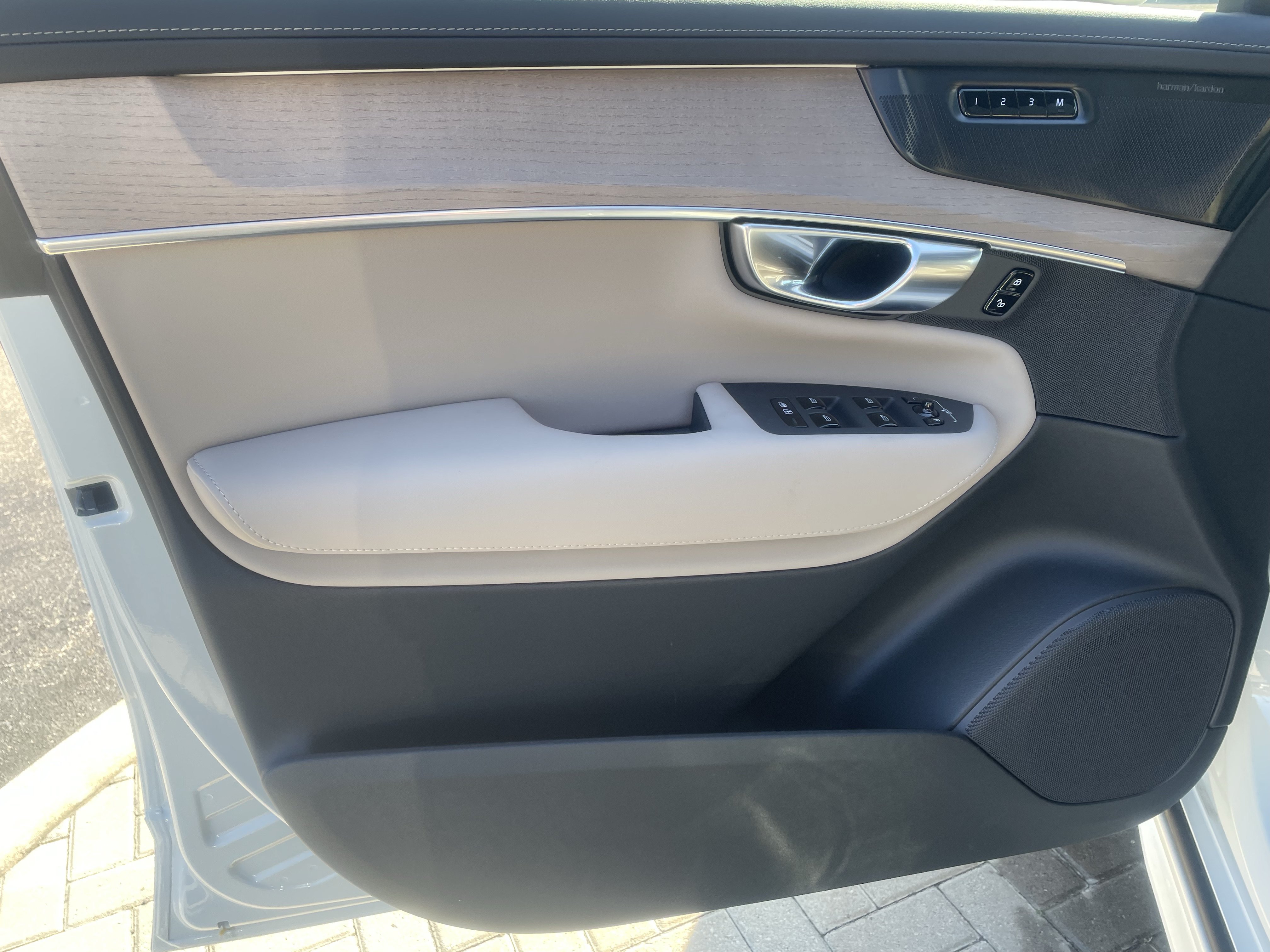 New 2026 Volvo XC90 B6 Ultra w/ Lounge Package AWD/4WD image 14