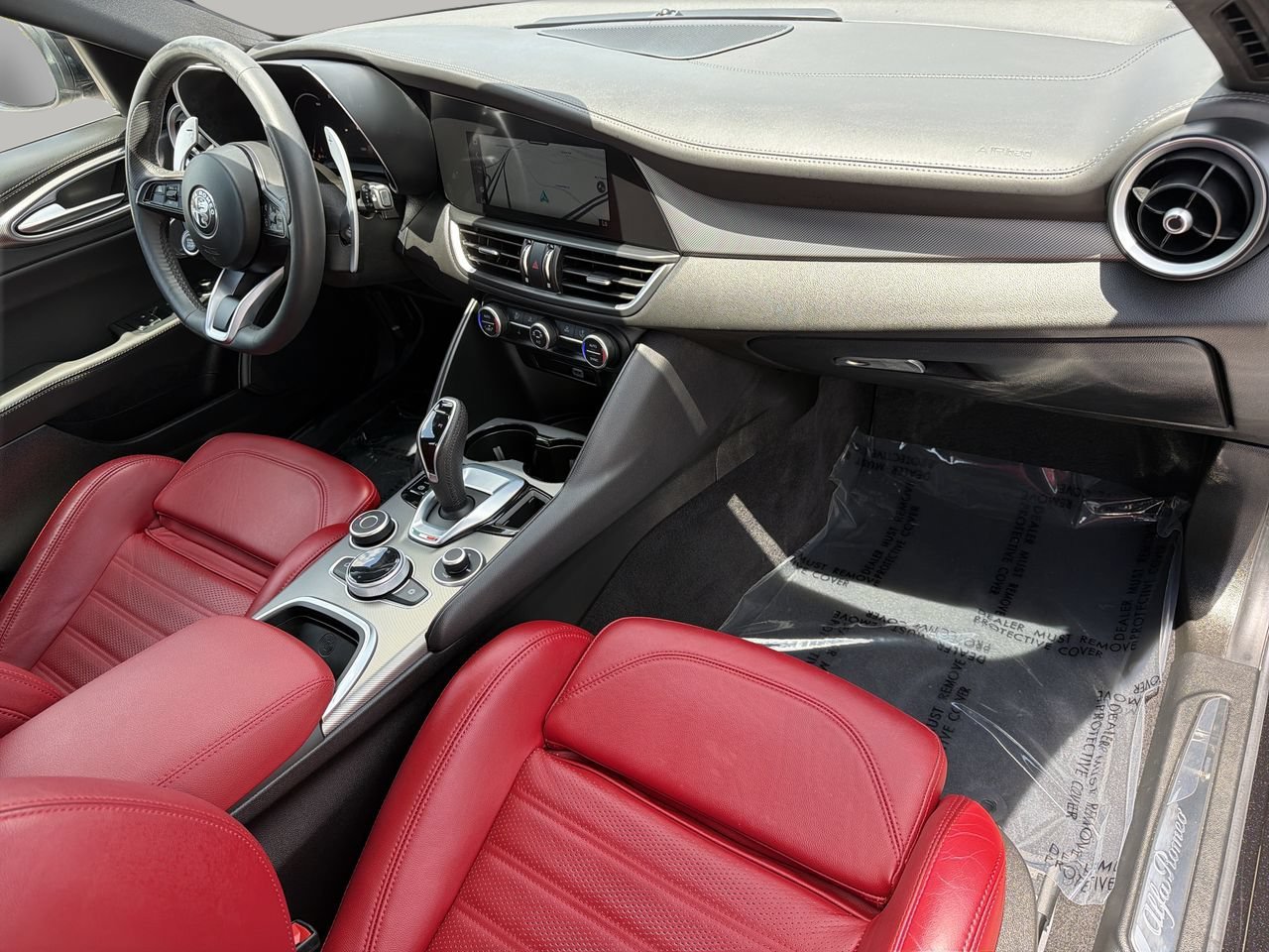 Used 2024 Alfa Romeo Giulia Veloce RWD image 11