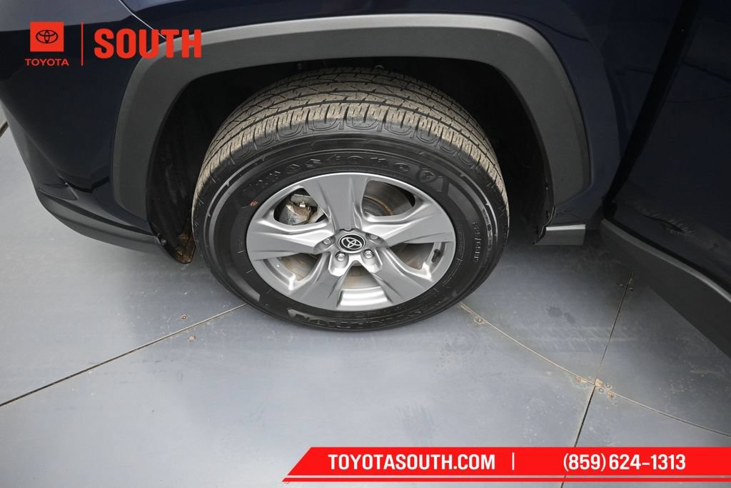 Used 2025 Toyota RAV4 XLE AWD/4WD image 33