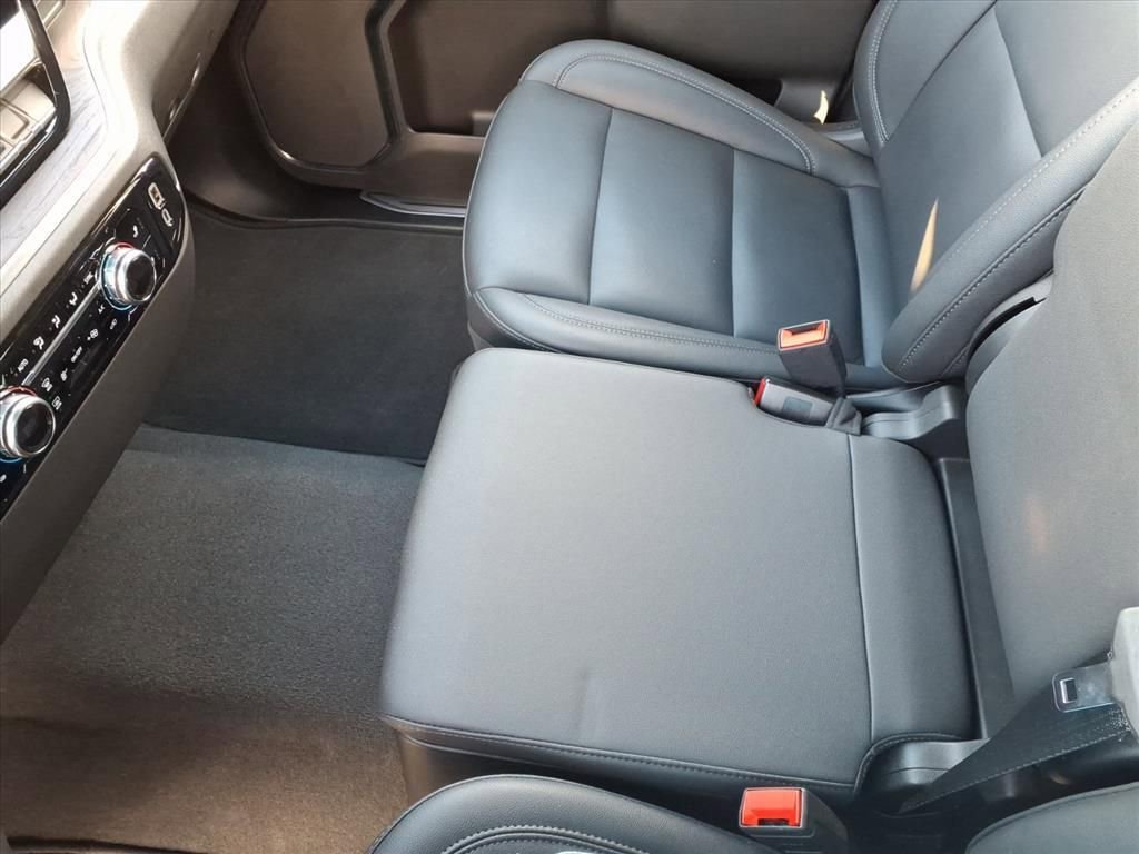 Used 2025 GMC Sierra 1500 SLT image 17