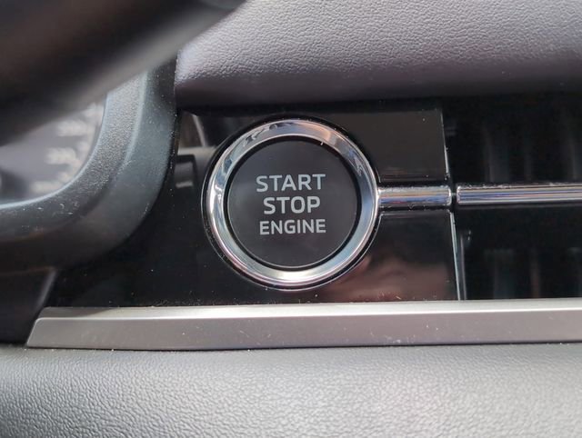 Used 2025 Mitsubishi Outlander SE FWD image 21