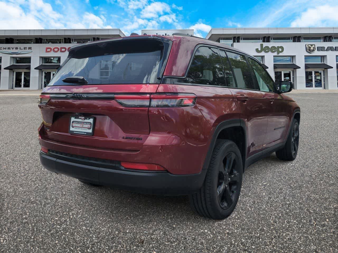 Certified 2023 Jeep Grand Cherokee Limited w/ Luxury Tech Group II image 8