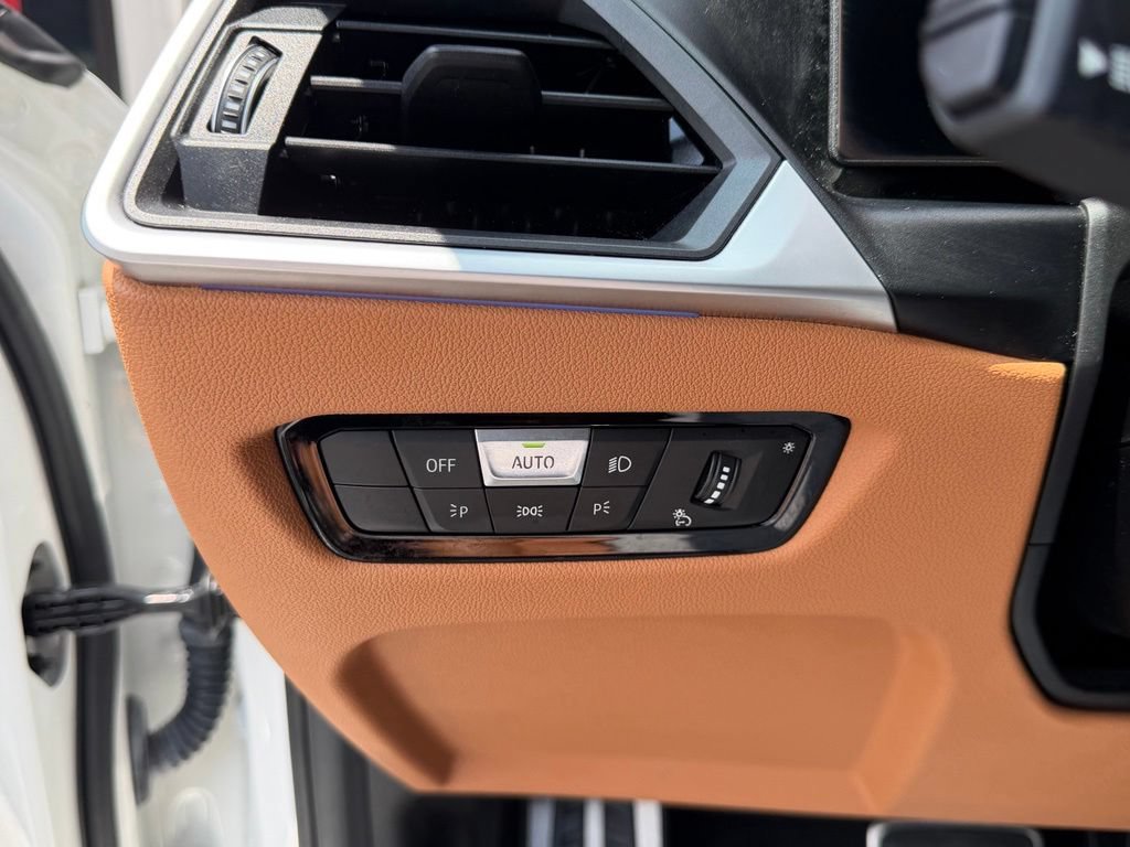 Used 2023 BMW M340i w/ Driving Assistance Package RWD image 9