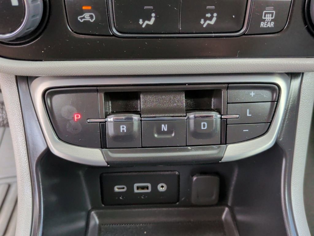 Used 2024 GMC Terrain SLE image 26