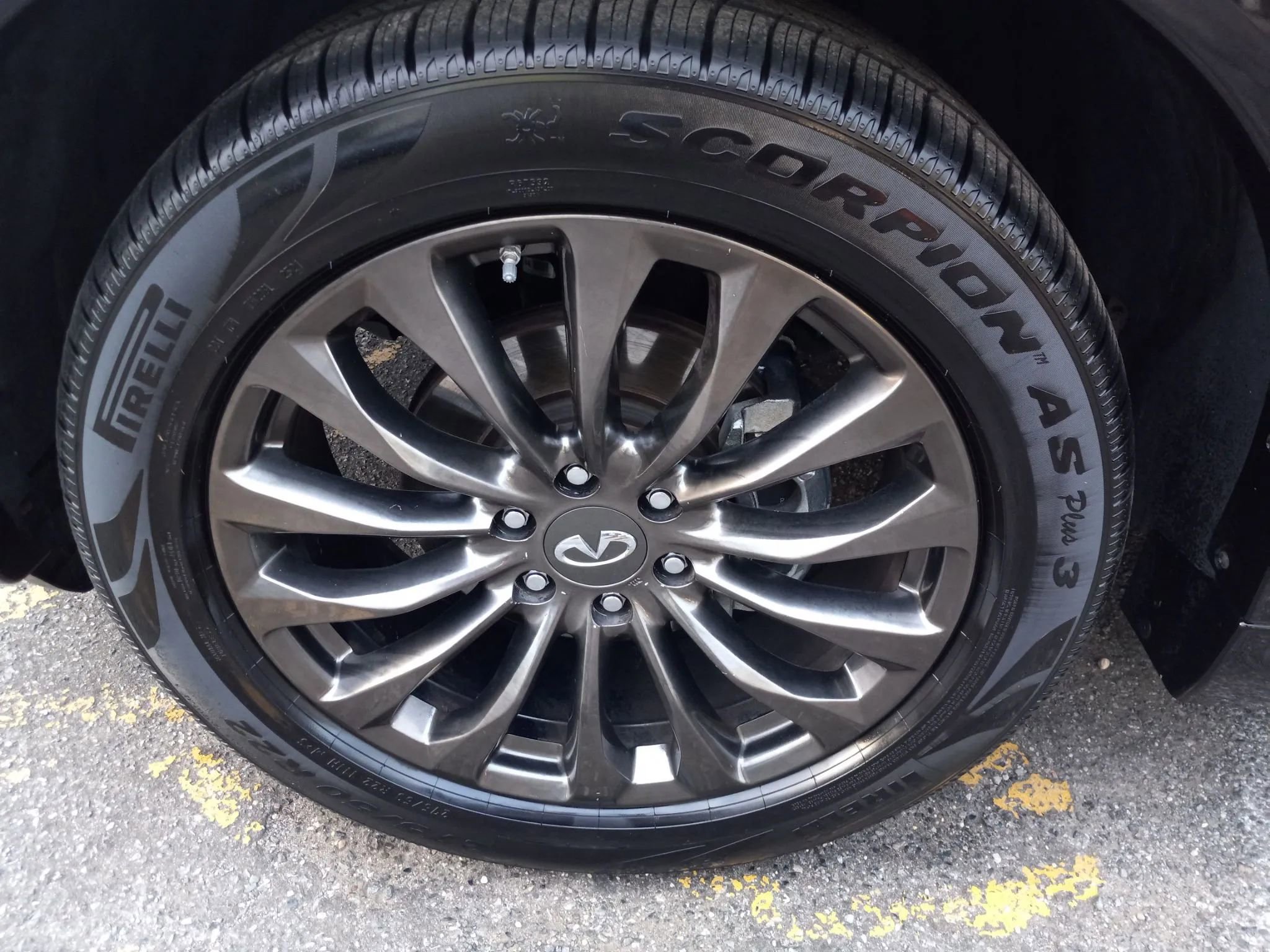 Used 2016 INFINITI QX80 Limited w/ All Season Package image 4