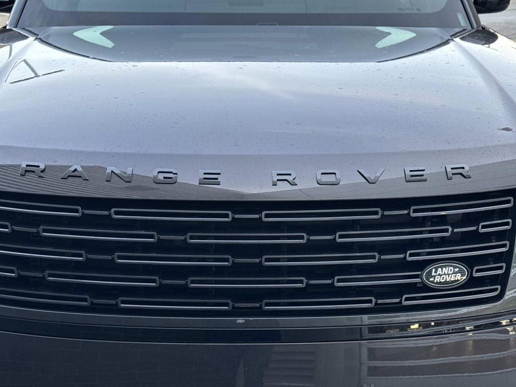New 2026 Land Rover Range Rover Long Wheelbase SE image 11