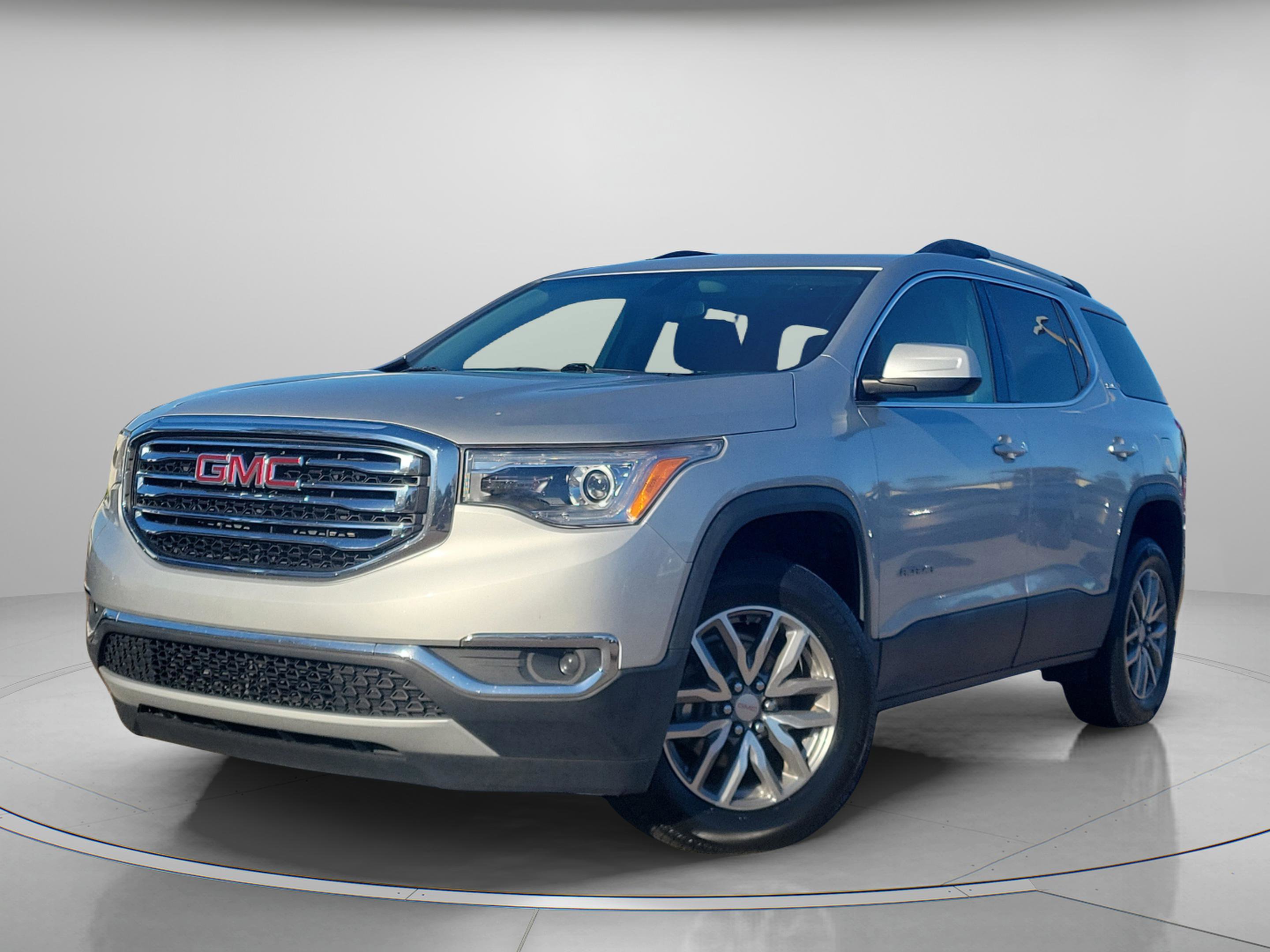 Used 2018 GMC Acadia SLE image 2