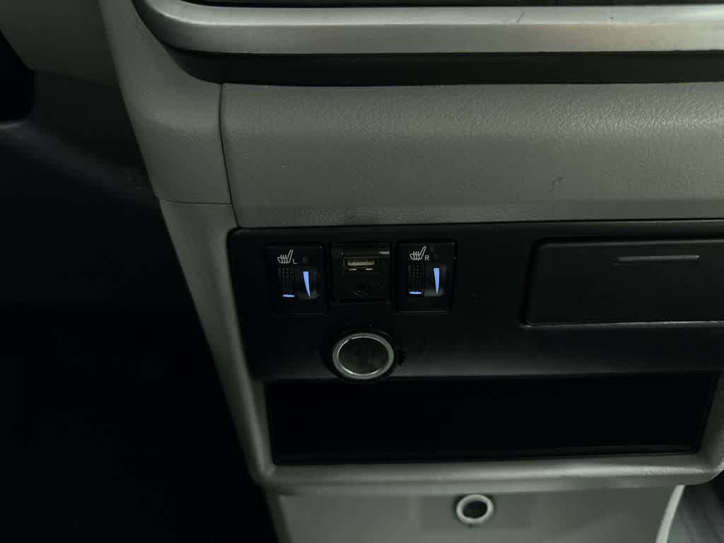 Used 2020 Toyota Sienna XLE w/ XLE Navigation Package image 33