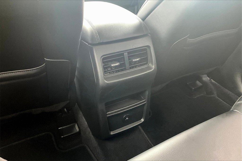 Used 2024 Ford Edge SEL image 33