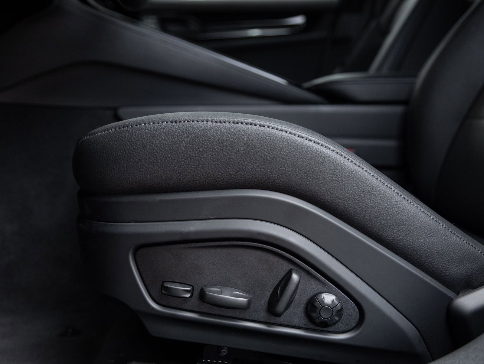Certified 2025 Porsche Panamera 4 E-Hybrid AWD/4WD image 22