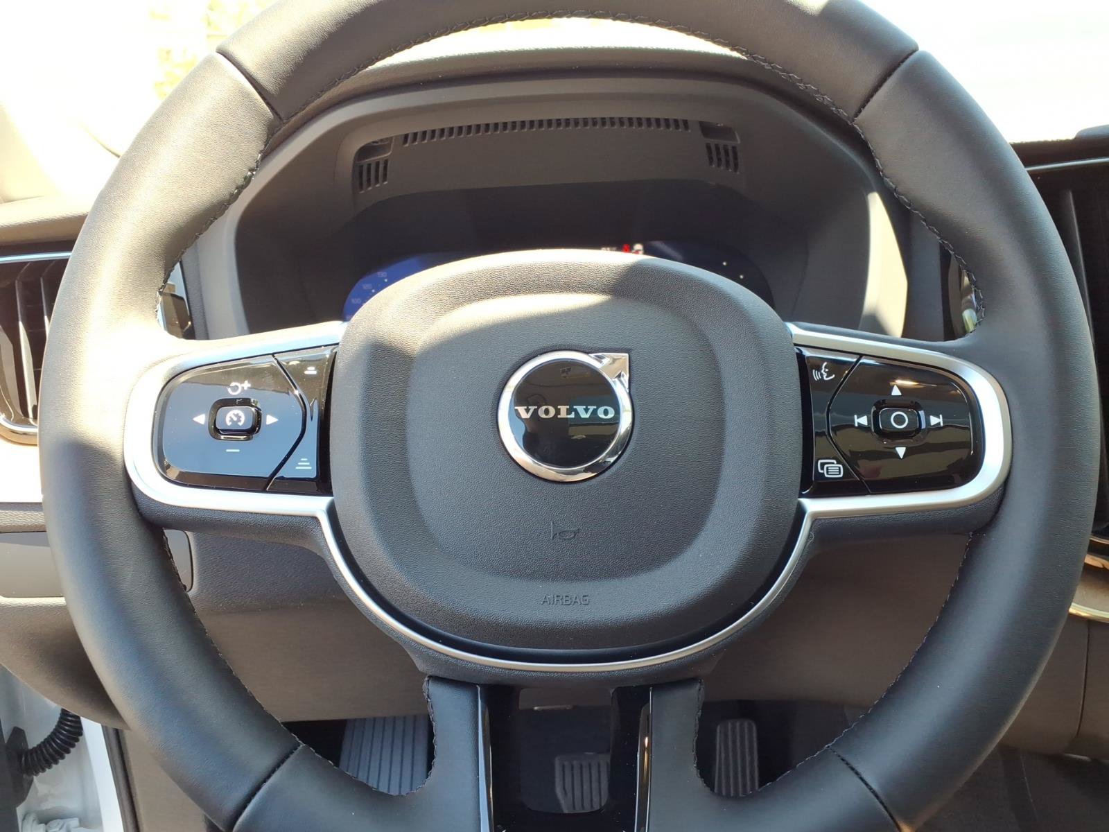 New 2026 Volvo XC60 T8 Plus w/ Protection Package Premier AWD/4WD image 22