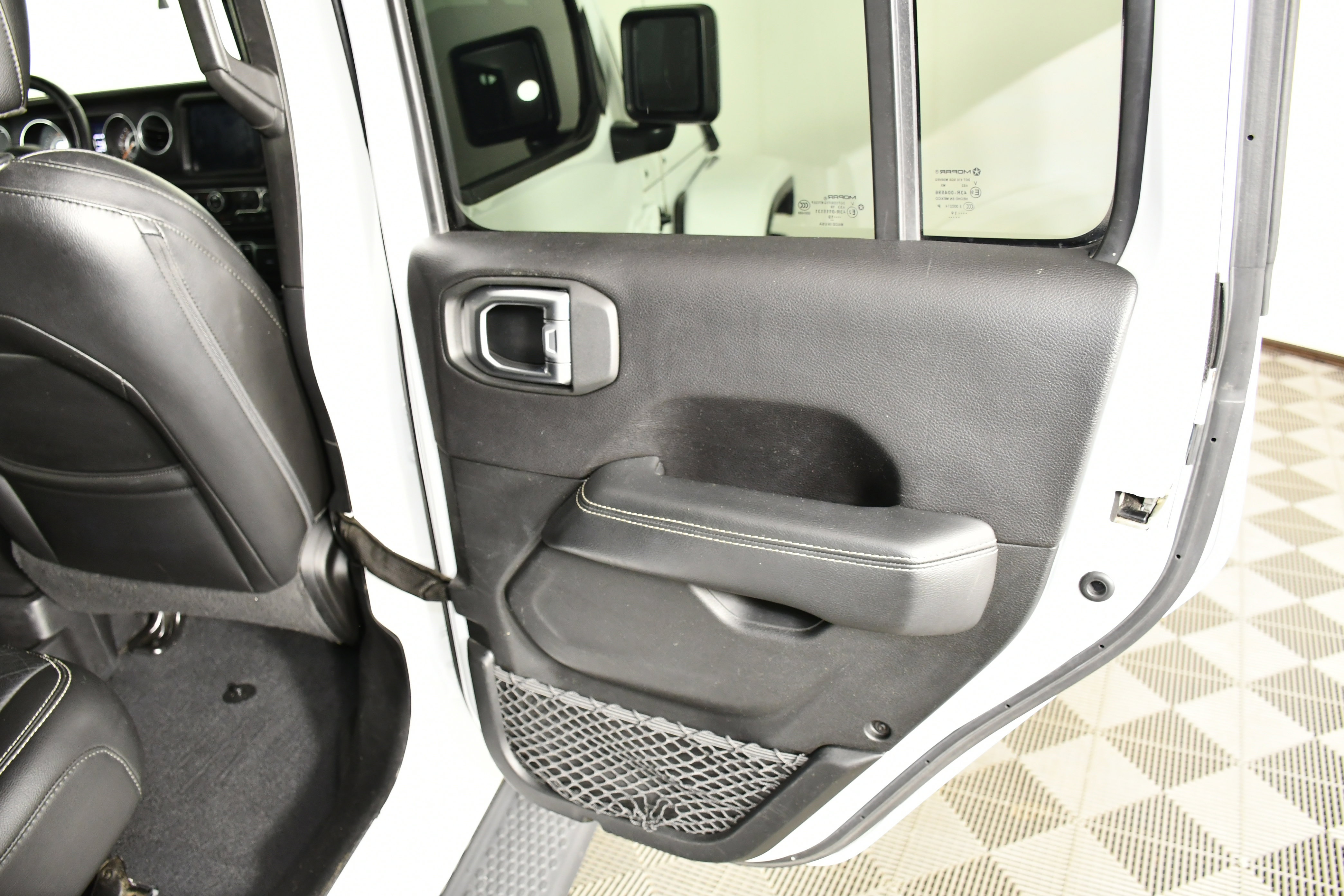 Used 2019 Jeep Wrangler Unlimited Sahara image 45