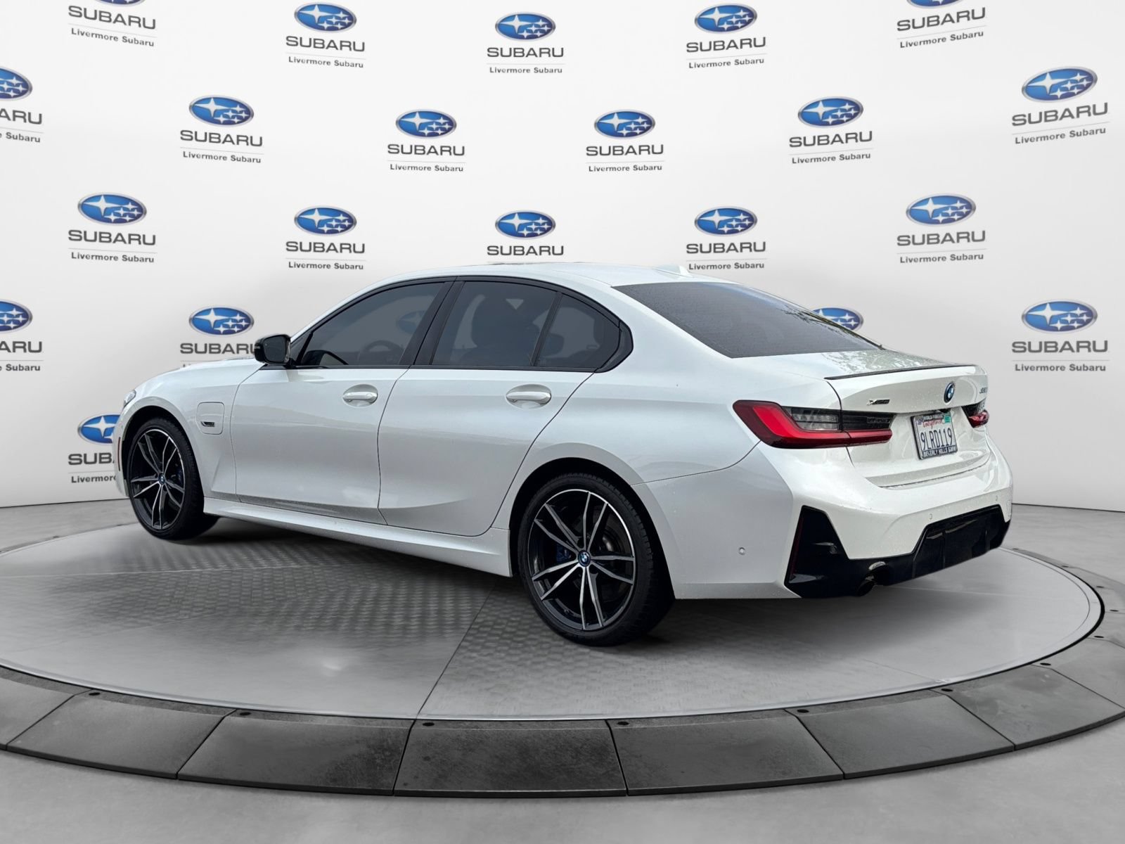Used 2023 BMW 330e xDrive w/ M Sport Package AWD/4WD image 4