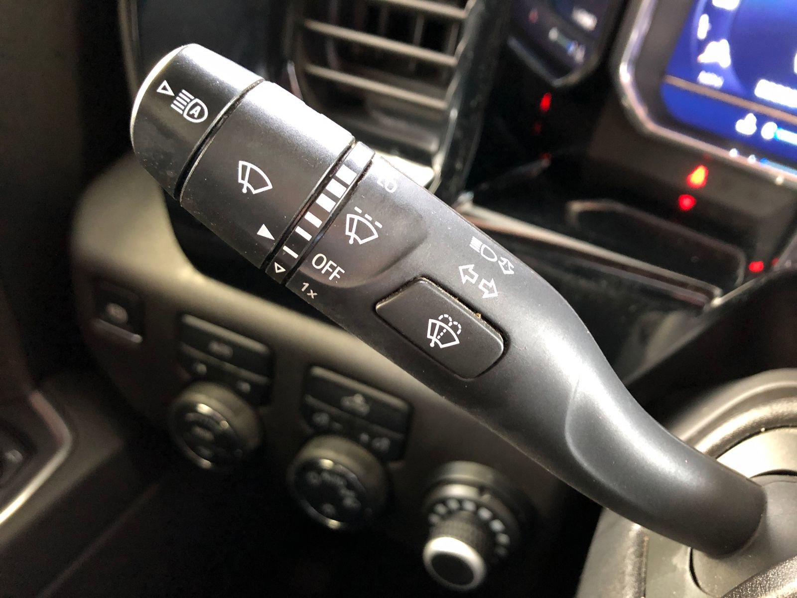 Certified 2024 Chevrolet Silverado 1500 LT image 28