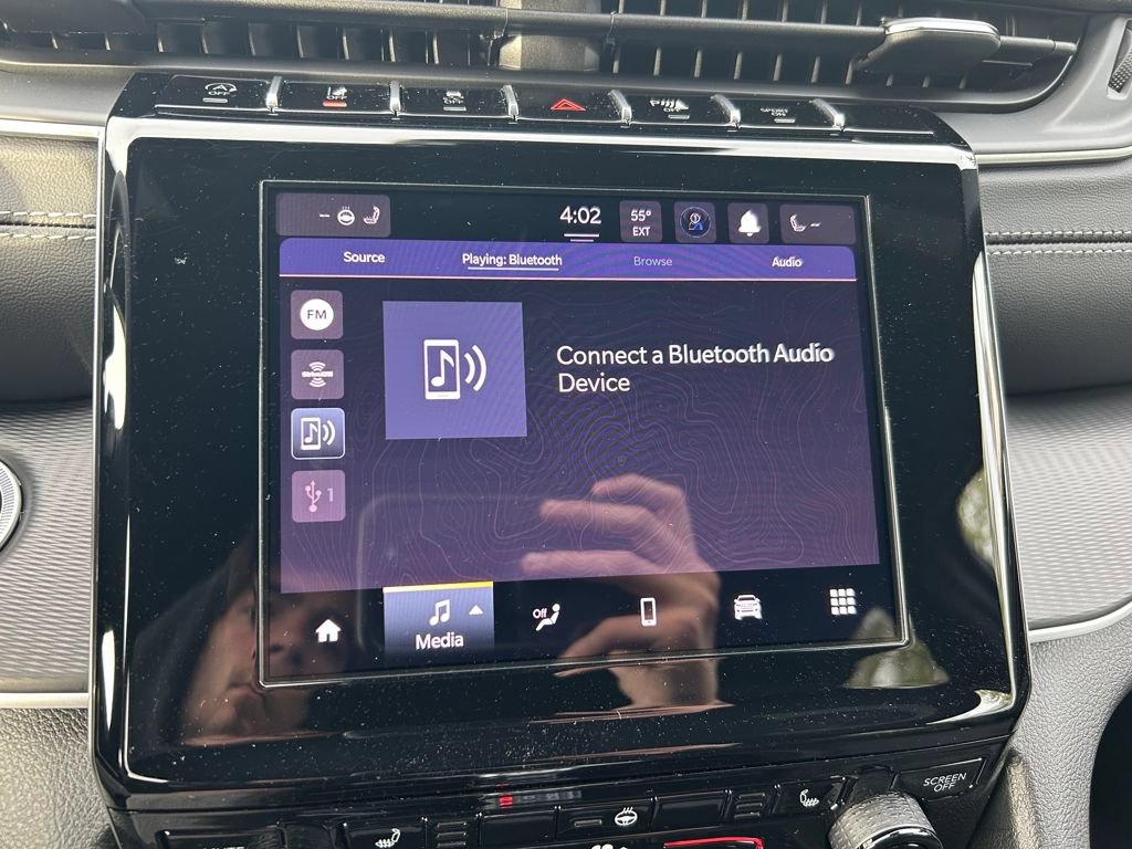 New 2025 Jeep Grand Cherokee Altitude AWD/4WD image 16