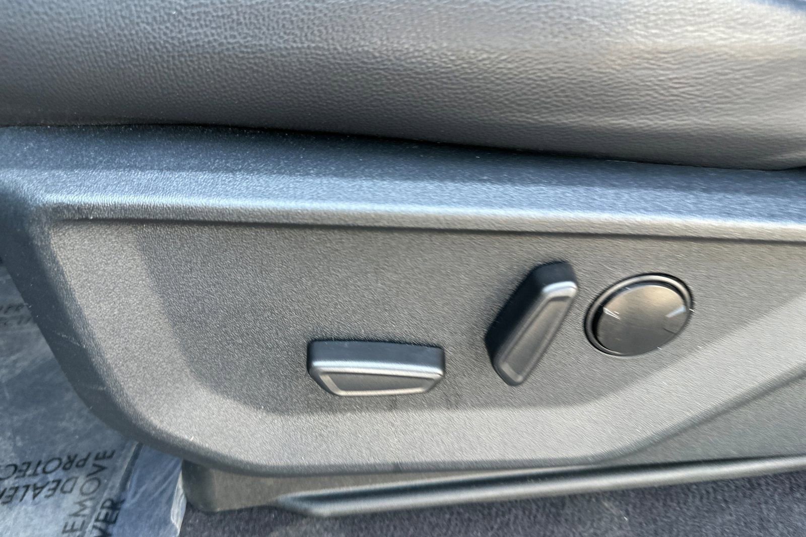 Used 2025 Ford F150 Lariat image 12
