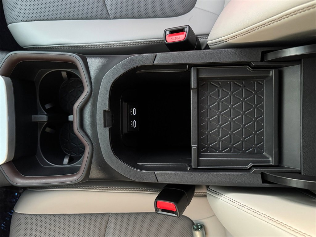 Used 2024 Toyota RAV4 Limited image 26