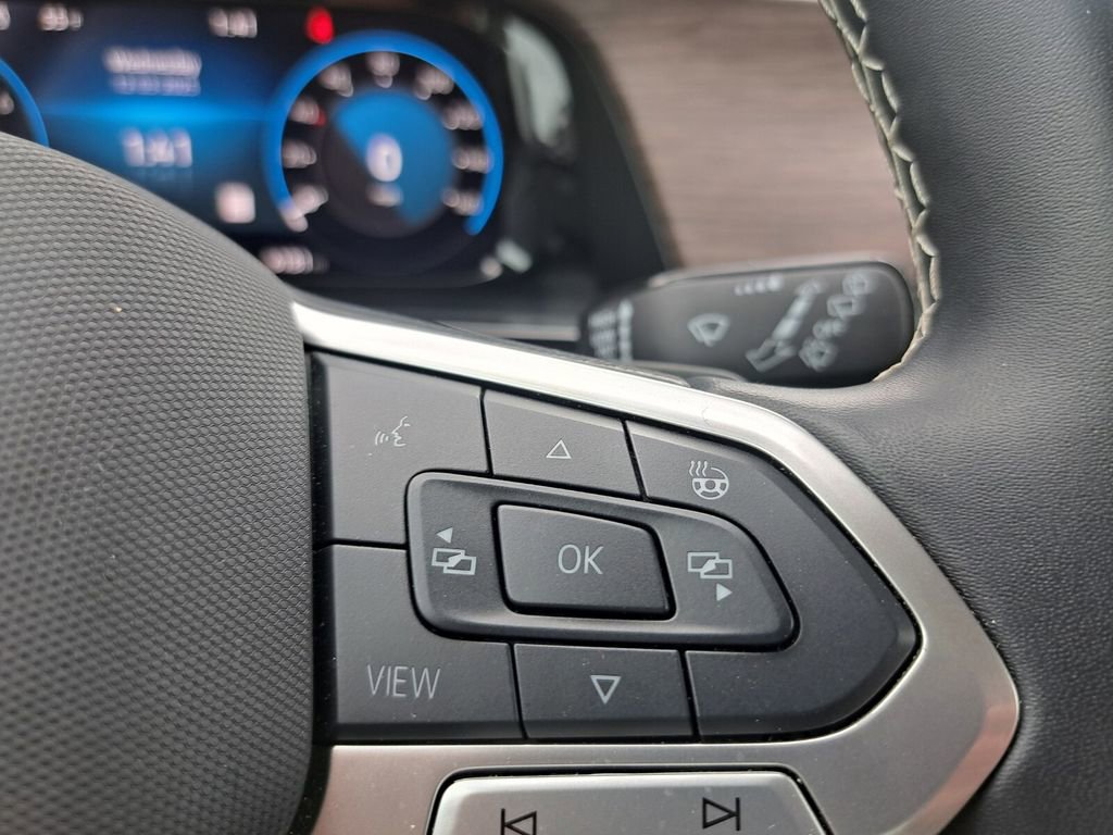 Used 2025 Volkswagen Atlas SEL image 13