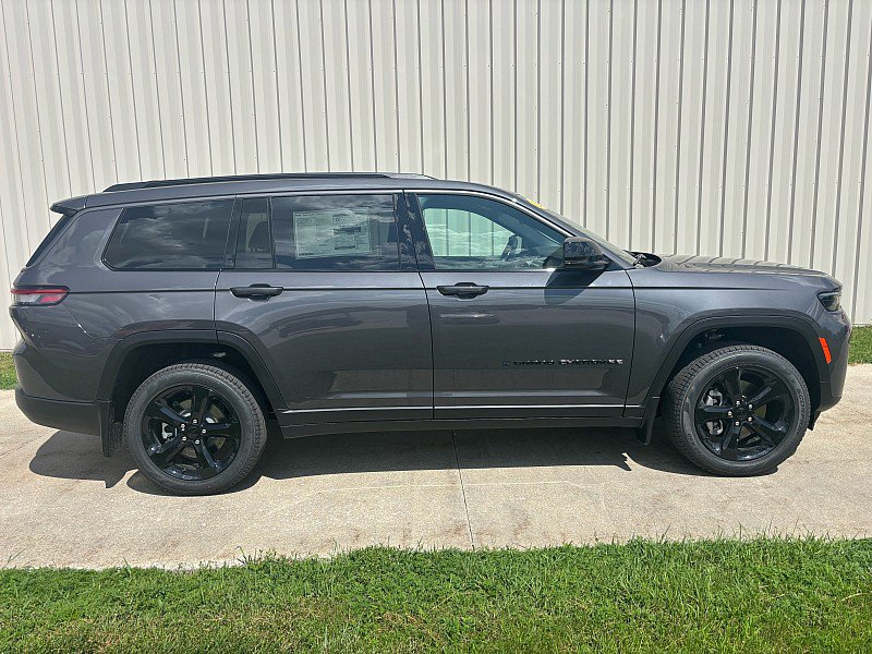 New 2026 Jeep Grand Cherokee L 4WD image 3