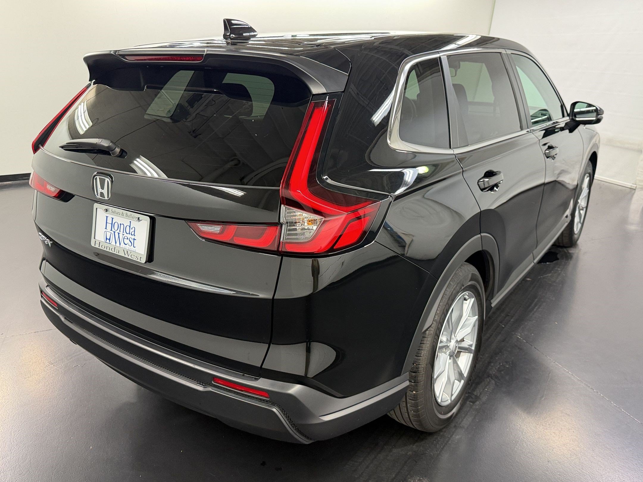 Used 2025 Honda CR-V EX image 9