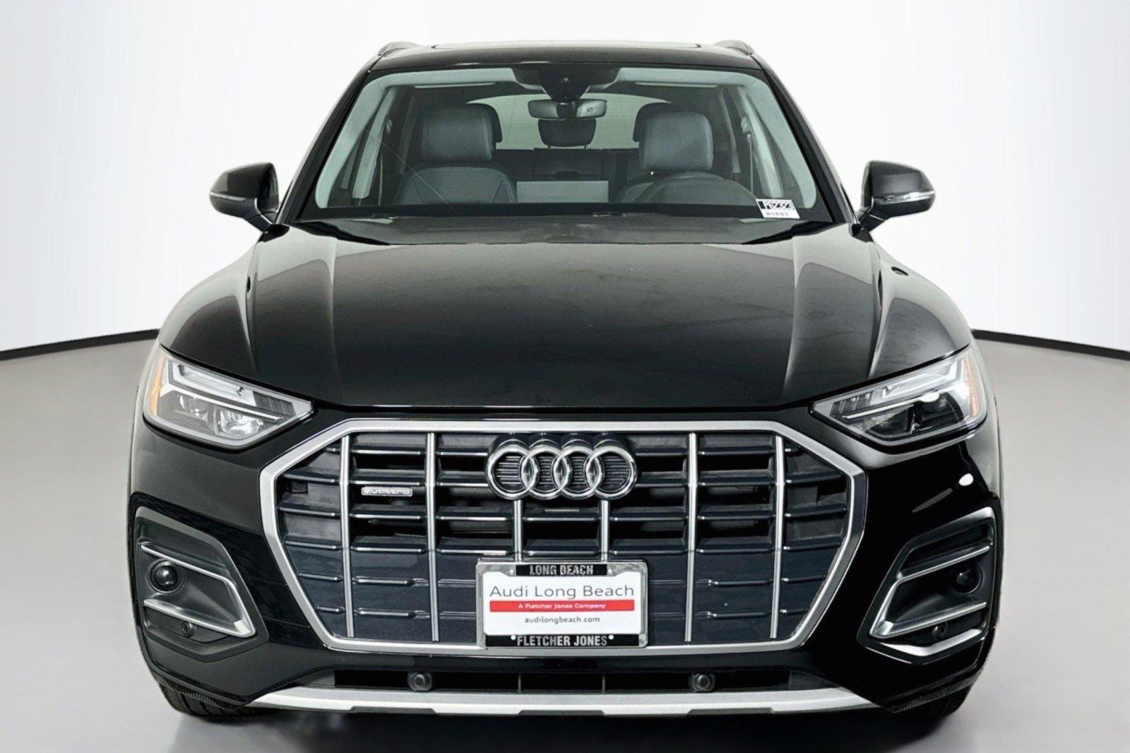 Used 2023 Audi Q5 2.0T Premium w/ Convenience Package AWD/4WD image 2