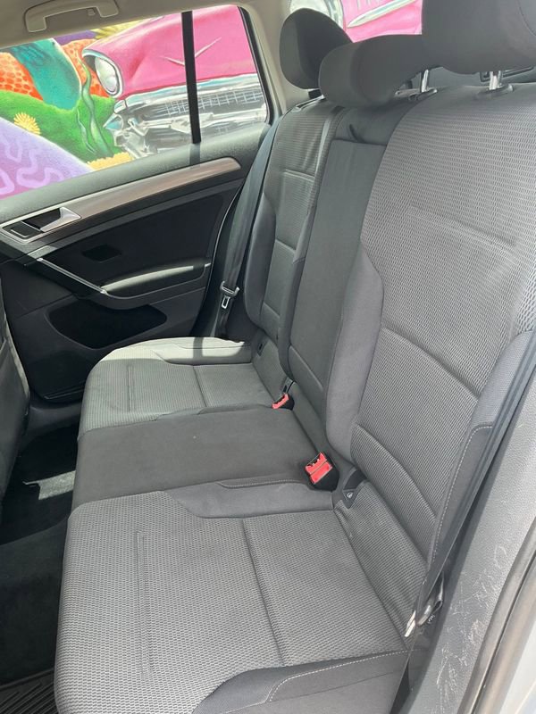 Used 2016 Volkswagen Golf S image 21
