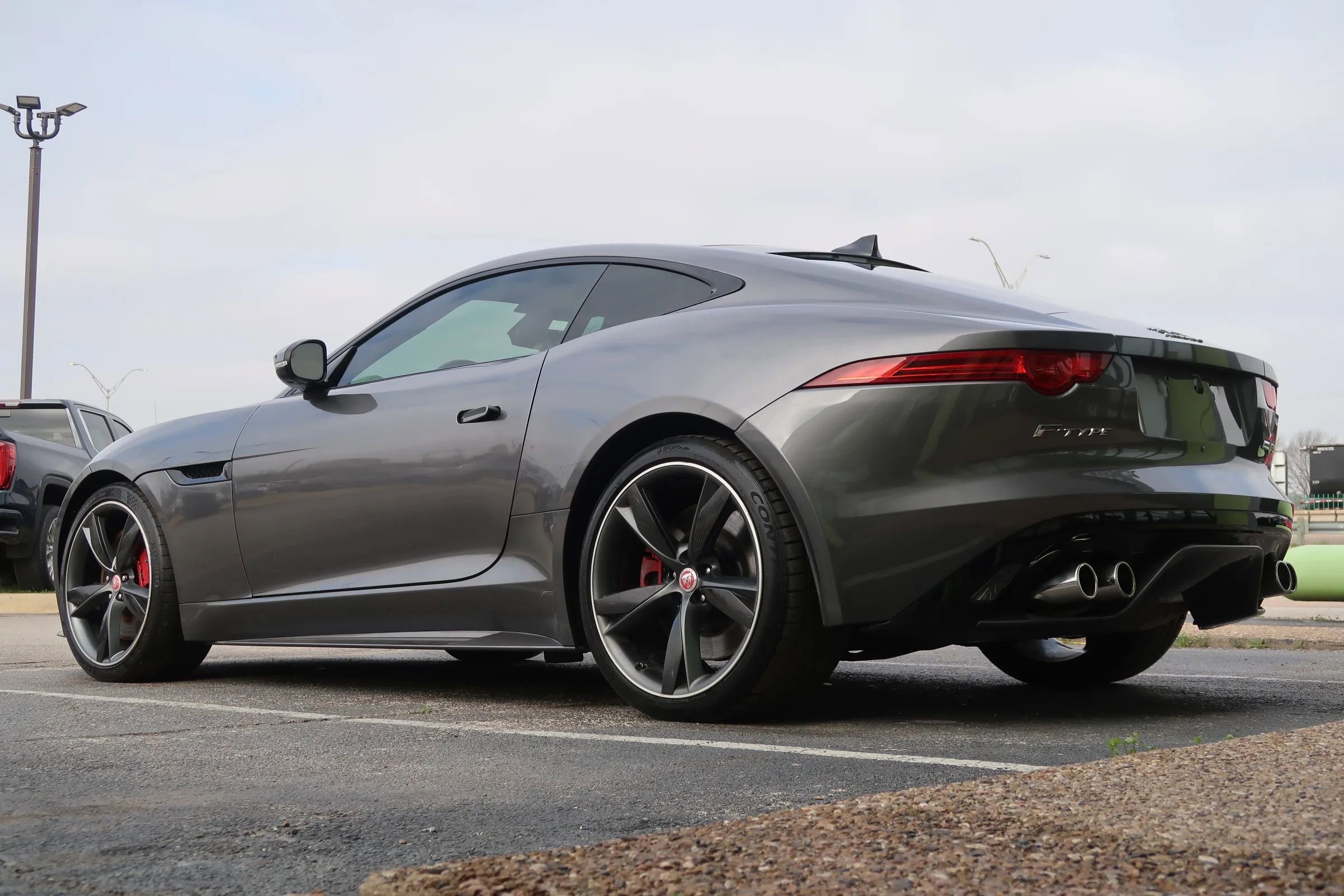 Used 2016 Jaguar F-TYPE R image 13