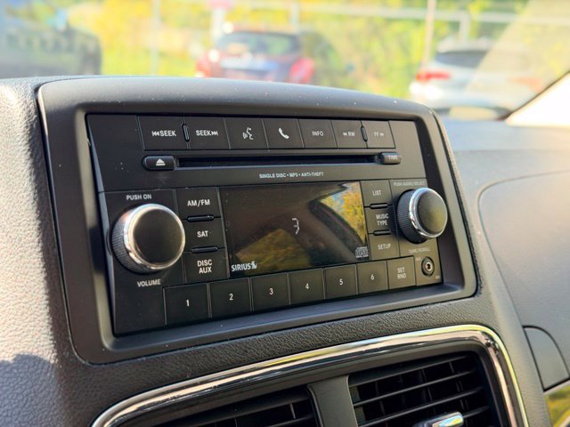 Used 2013 Dodge Grand Caravan SE FWD image 12