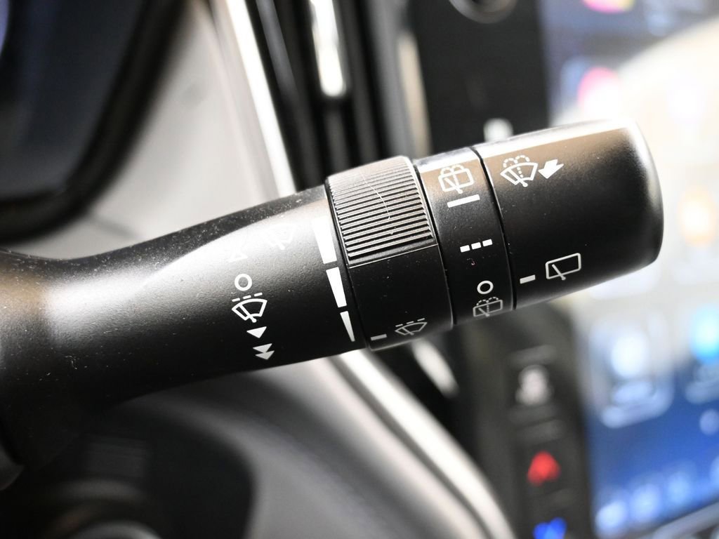 Certified 2025 Subaru Outback Premium image 30