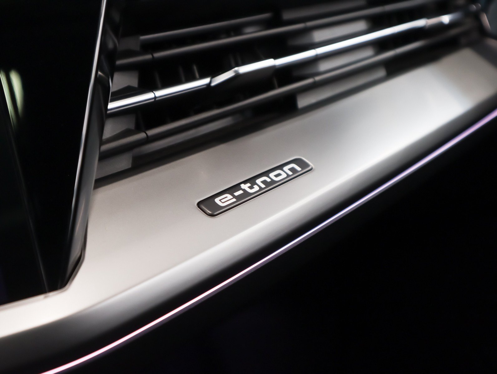 Used 2023 Audi Q4 e-tron Premium Plus w/ Premium Plus AWD/4WD image 25