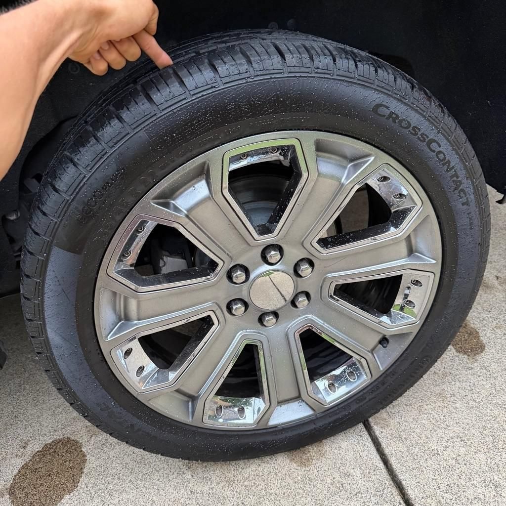 Used 2019 Chevrolet Suburban LT RWD image 20