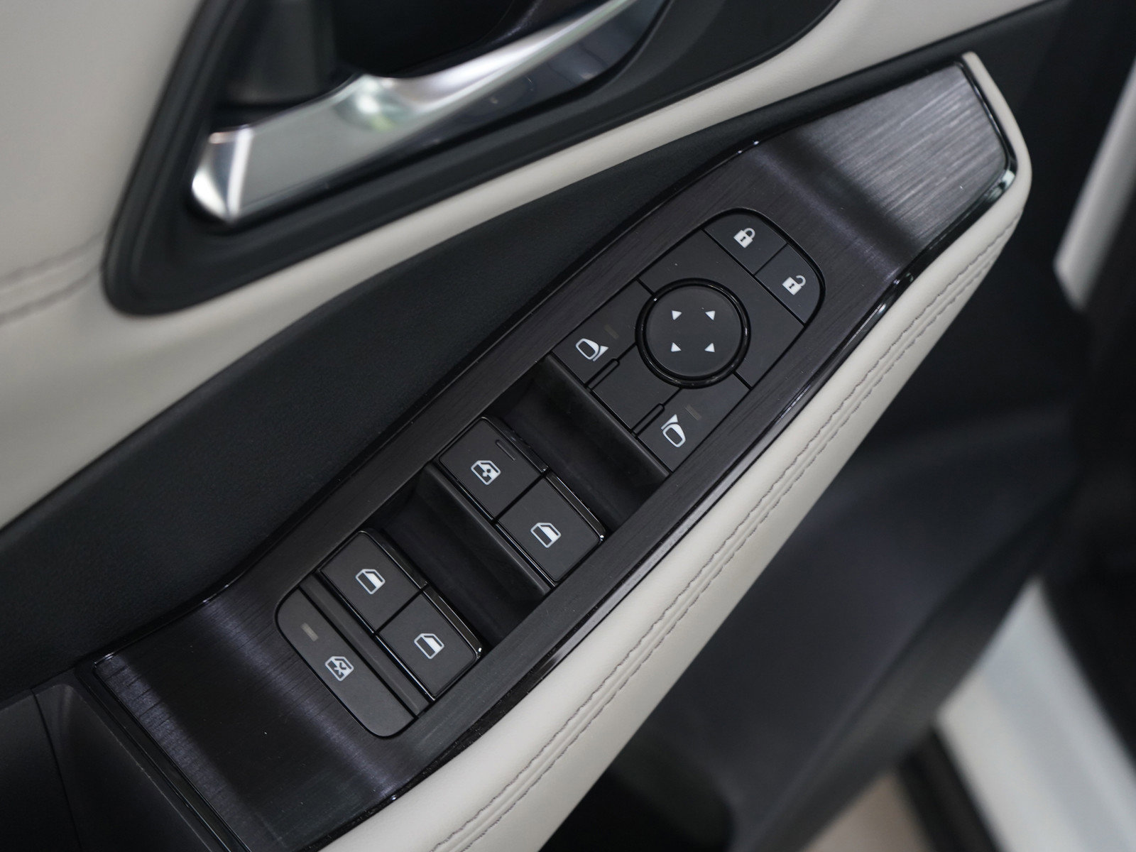 Used 2023 Nissan Rogue SV w/ SV Premium B Package image 20