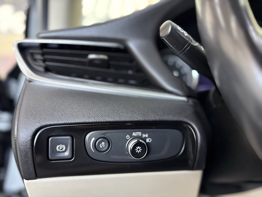 Used 2021 Buick Enclave Essence image 34