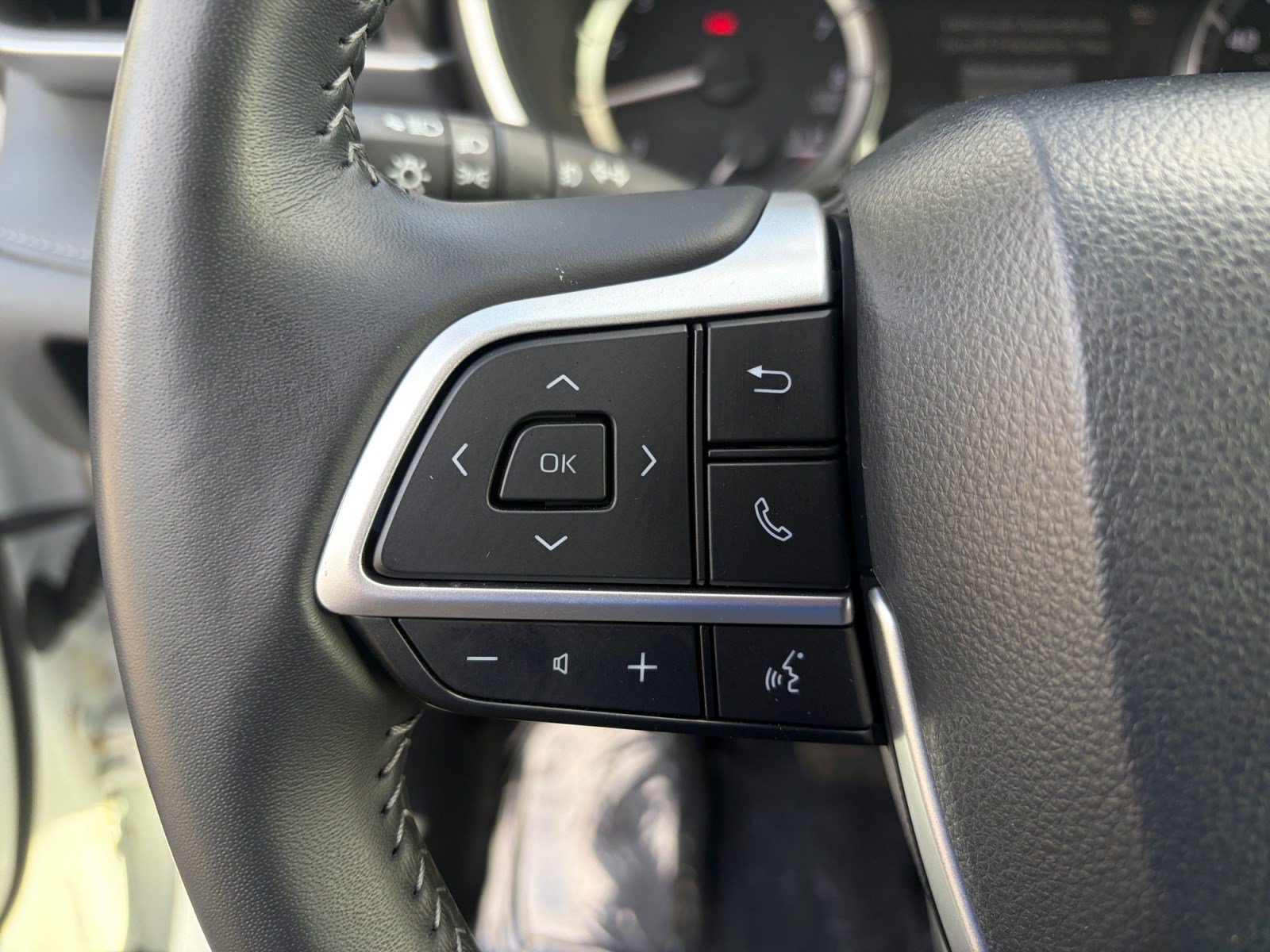 Used 2026 Toyota Highlander XLE AWD/4WD image 14
