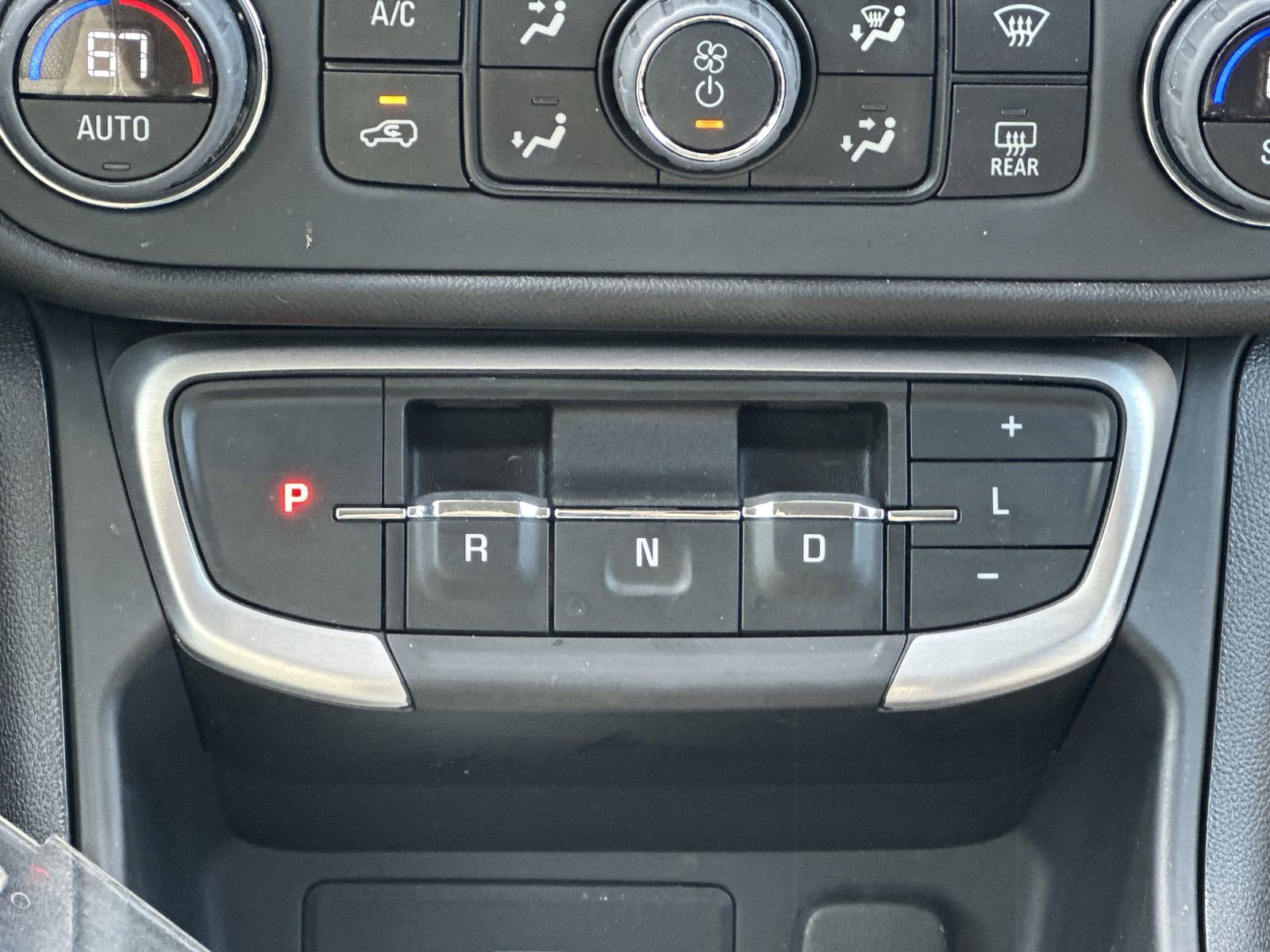 Certified 2024 GMC Terrain SLE w/ Driver Convenience Package image 30