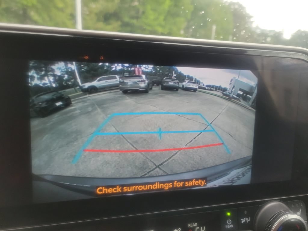 Certified 2024 Toyota Highlander XLE FWD image 18