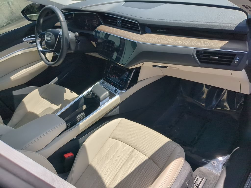 Used 2024 Audi Q8 e-tron Premium Plus w/ Premium Plus Package AWD/4WD image 12