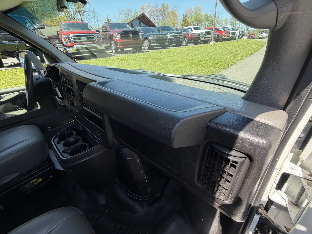 Used 2011 Chevrolet Express 3500 RWD image 38