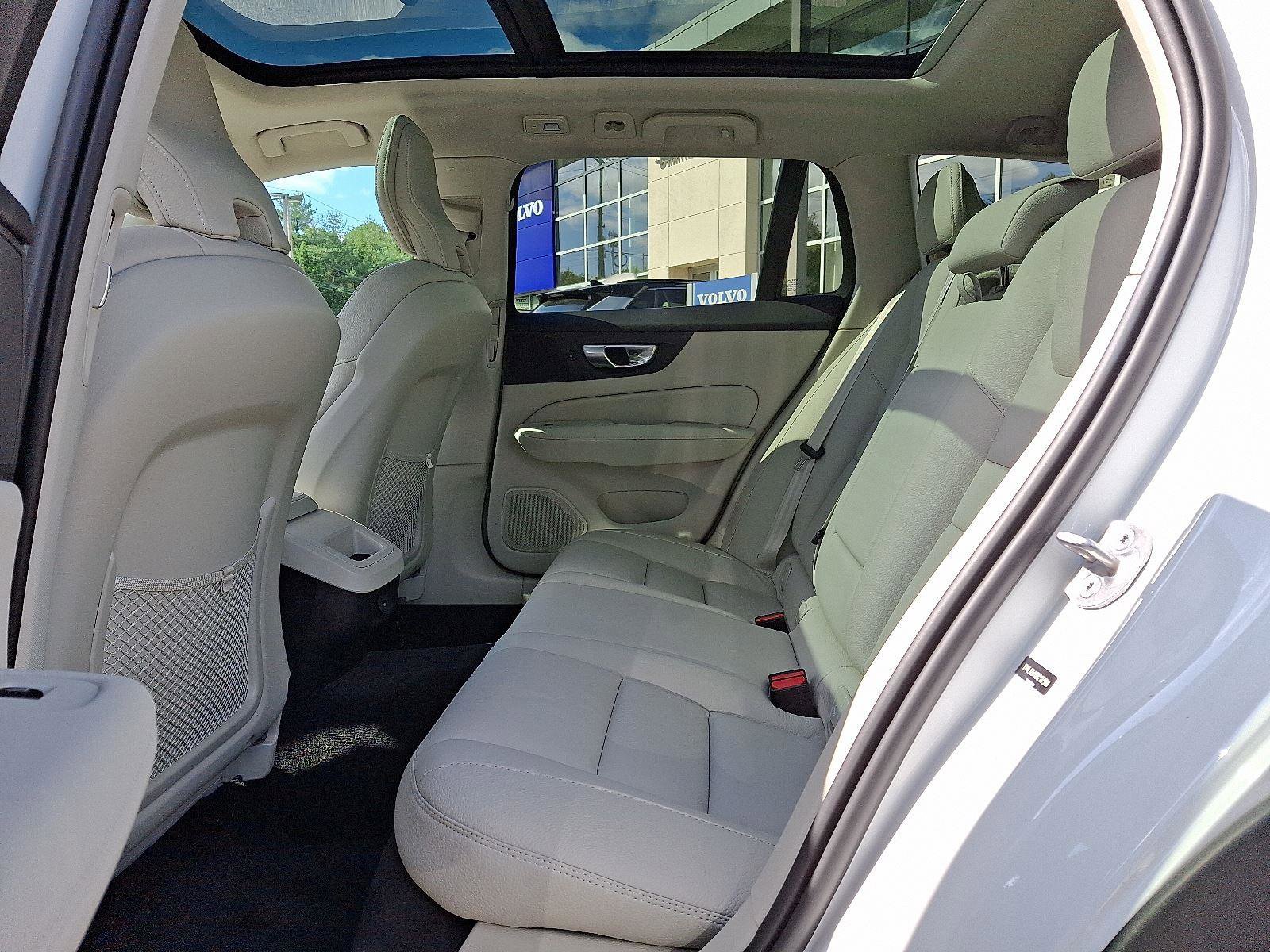 Certified 2024 Volvo V60 B5 Cross Country Plus image 10