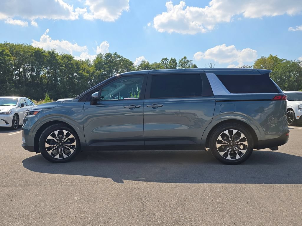 Used 2022 Kia Carnival EX FWD image 19