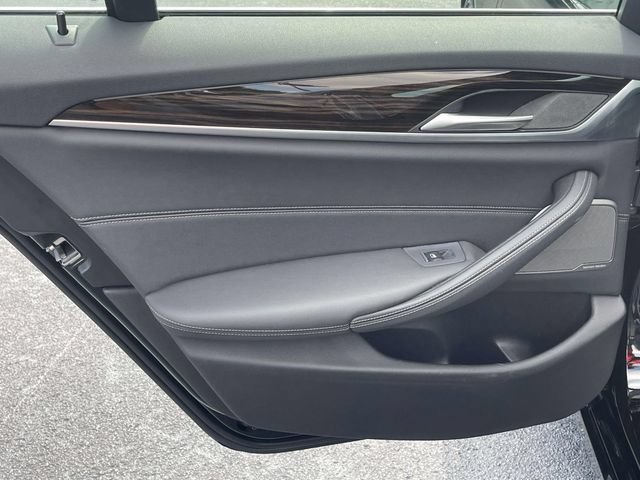 Used 2023 BMW 530e xDrive AWD/4WD image 18