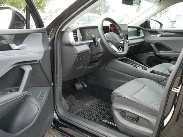 Certified 2026 Volkswagen Tiguan SE AWD/4WD image 12