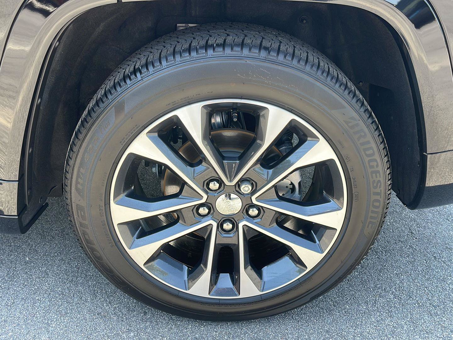 Used 2025 Jeep Grand Cherokee Overland AWD/4WD image 14