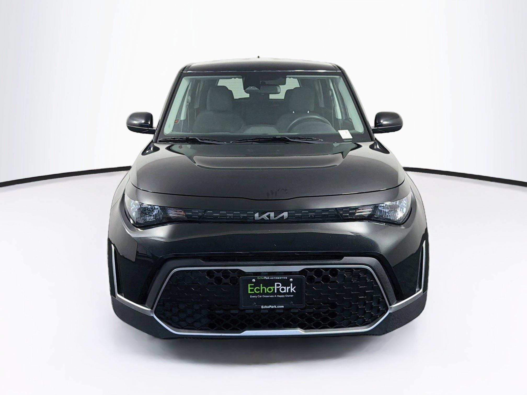 Used 2025 Kia Soul LX w/ LX Technology Package FWD image 2