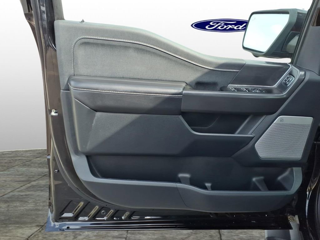 Used 2025 Ford F150 Lariat w/ Equipment Group 501A Mid image 11