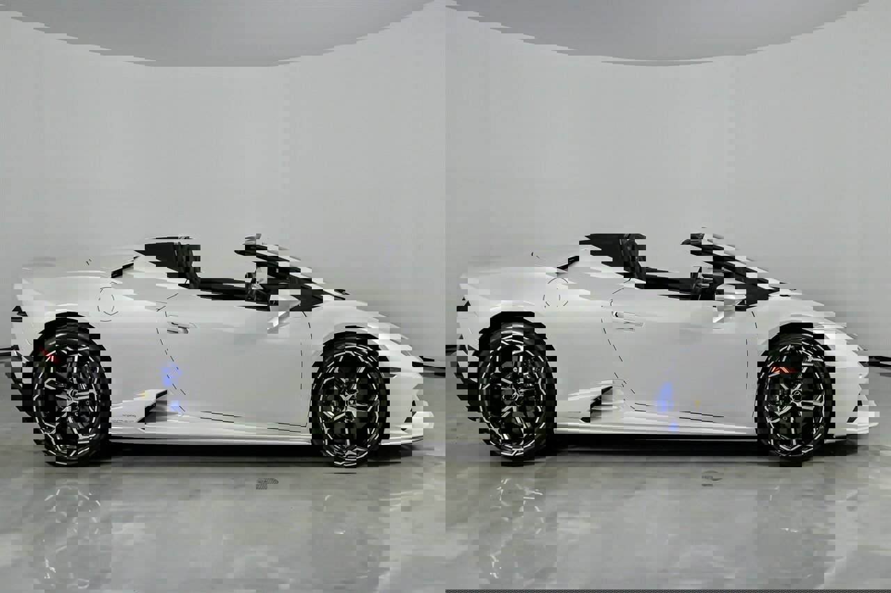 Used 2020 Lamborghini Huracan EVO image 14