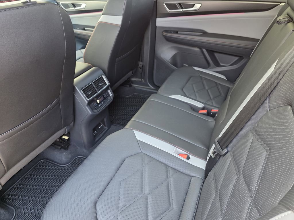 Used 2025 Volkswagen Atlas Peak Edition SE image 19