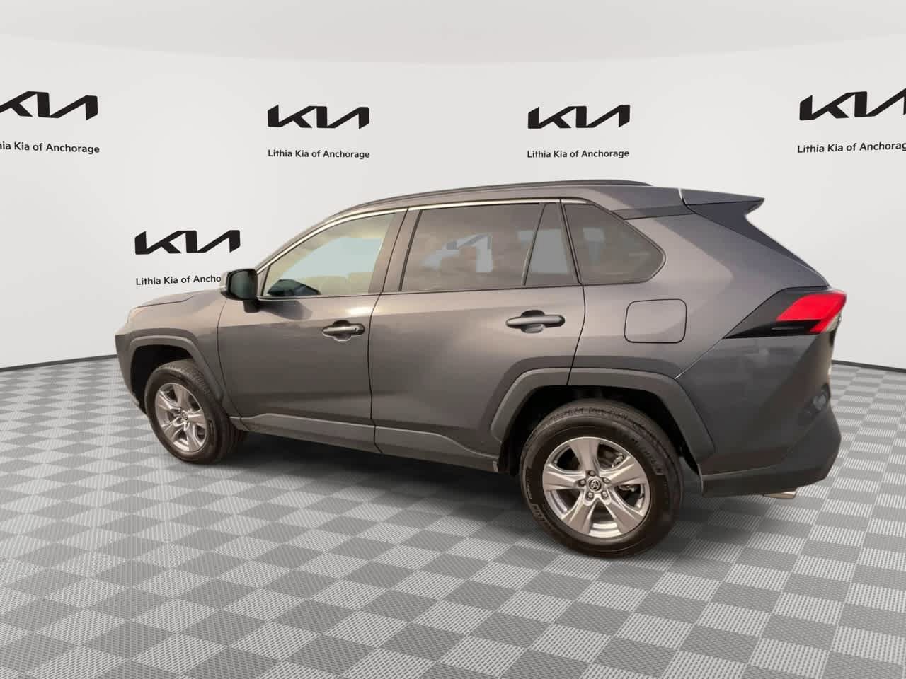 Used 2025 Toyota RAV4 XLE AWD/4WD image 5