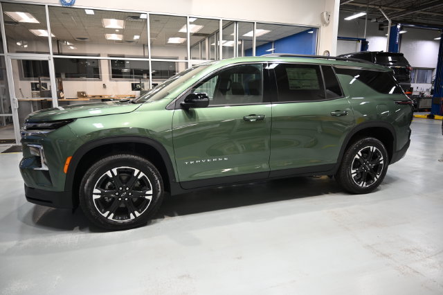 New 2027 Chevrolet Traverse LT w/ LPO, Floor Liner Package AWD/4WD image 7