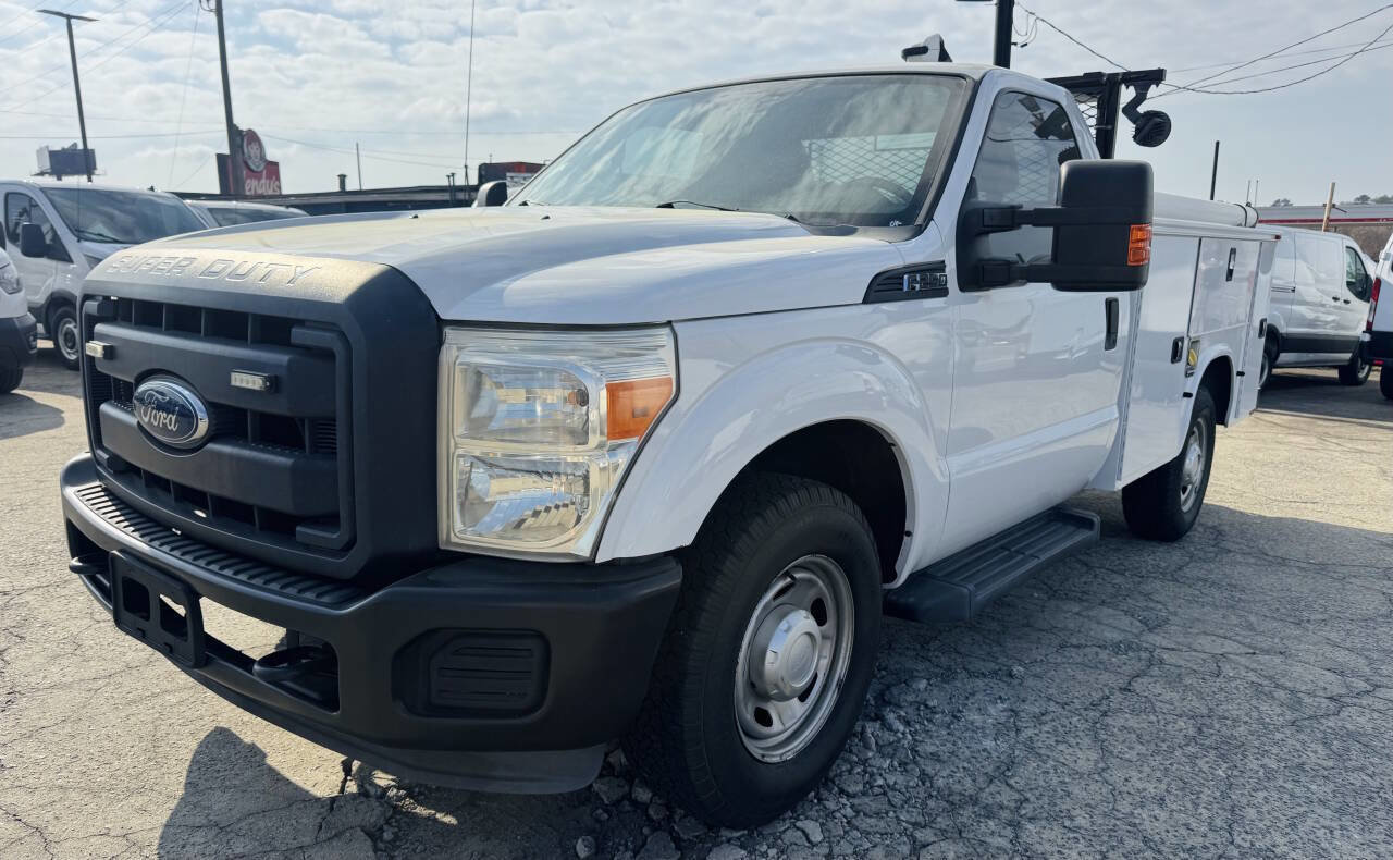 Used 2016 Ford F250 XL w/ Power Equipment Group RWD image 4